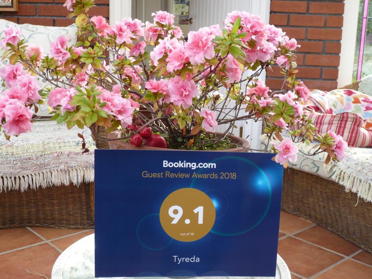 Tyreda Panzió Ennis Kültér fotó